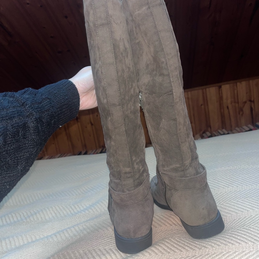 Stylish Women's Knee-High Boots - Picture 9 of 13